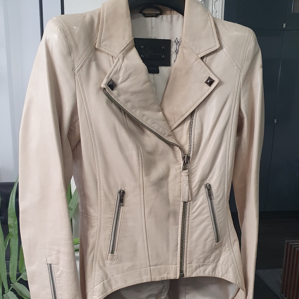 🤍 Mackage Leather Jacket